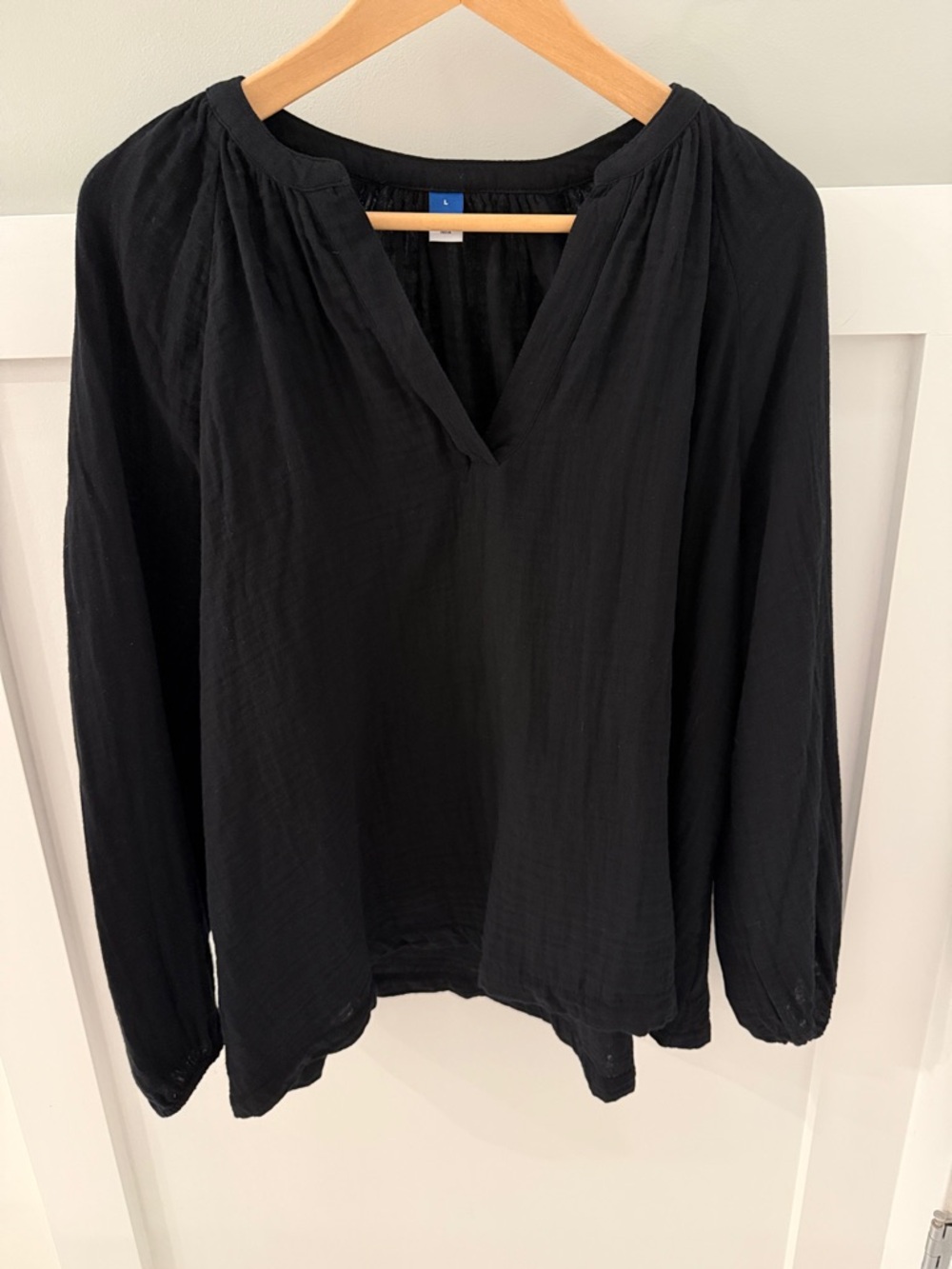 Old Navy Black V-Neck Long-Sleeve Lightweight Gauzy Top 100% Cotton